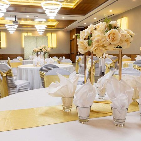 Radisson Hotel & Conference Centre Calgary Airport Ngoại thất bức ảnh