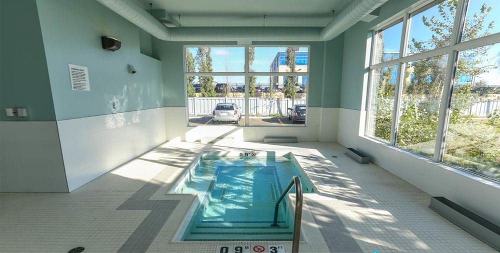 Radisson Hotel & Conference Centre Calgary Airport Ngoại thất bức ảnh