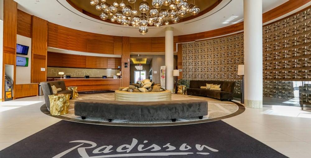 Radisson Hotel & Conference Centre Calgary Airport Ngoại thất bức ảnh