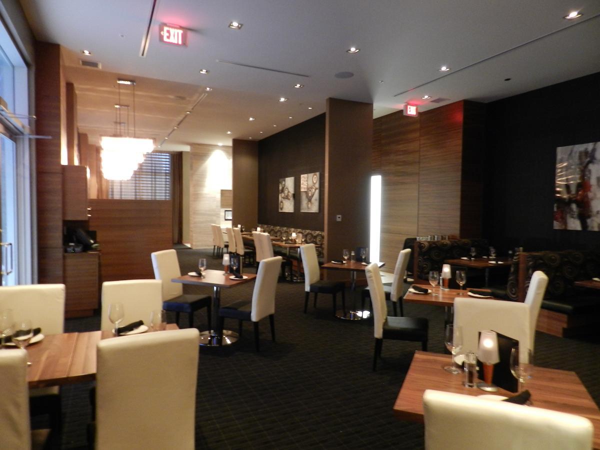 Radisson Hotel & Conference Centre Calgary Airport Ngoại thất bức ảnh