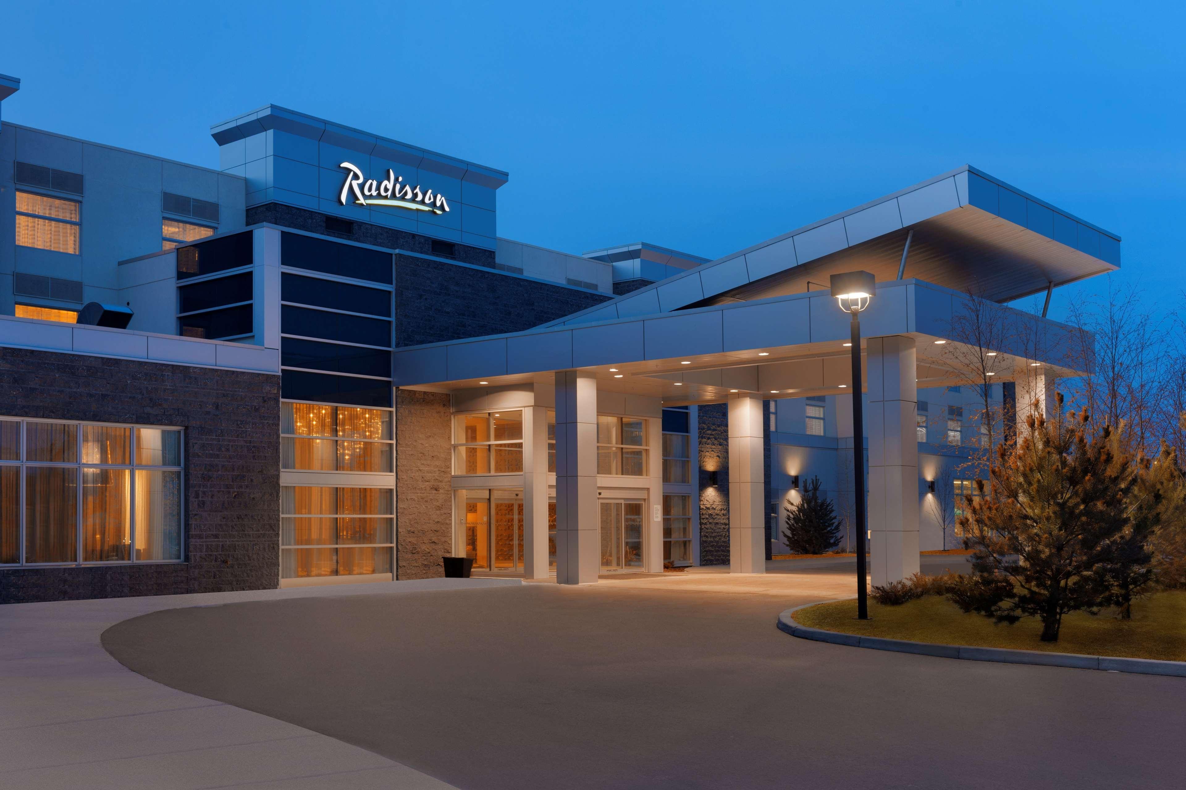 Radisson Hotel & Conference Centre Calgary Airport Ngoại thất bức ảnh