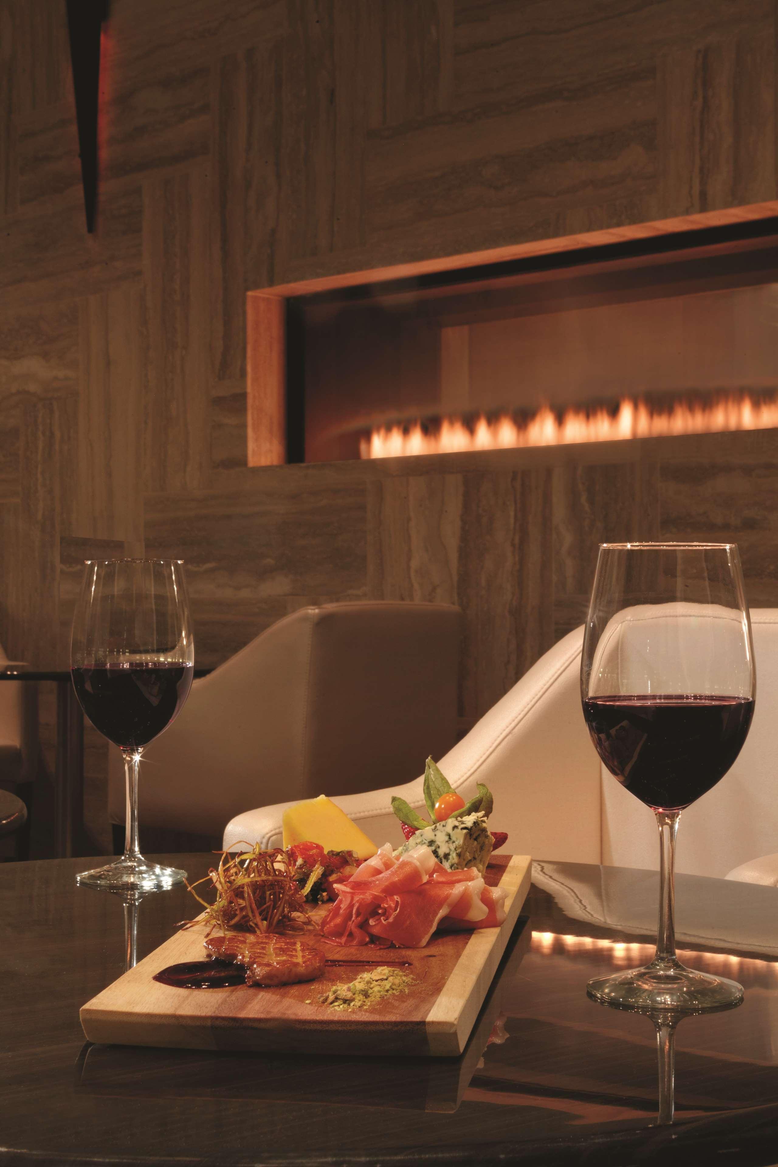 Radisson Hotel & Conference Centre Calgary Airport Ngoại thất bức ảnh