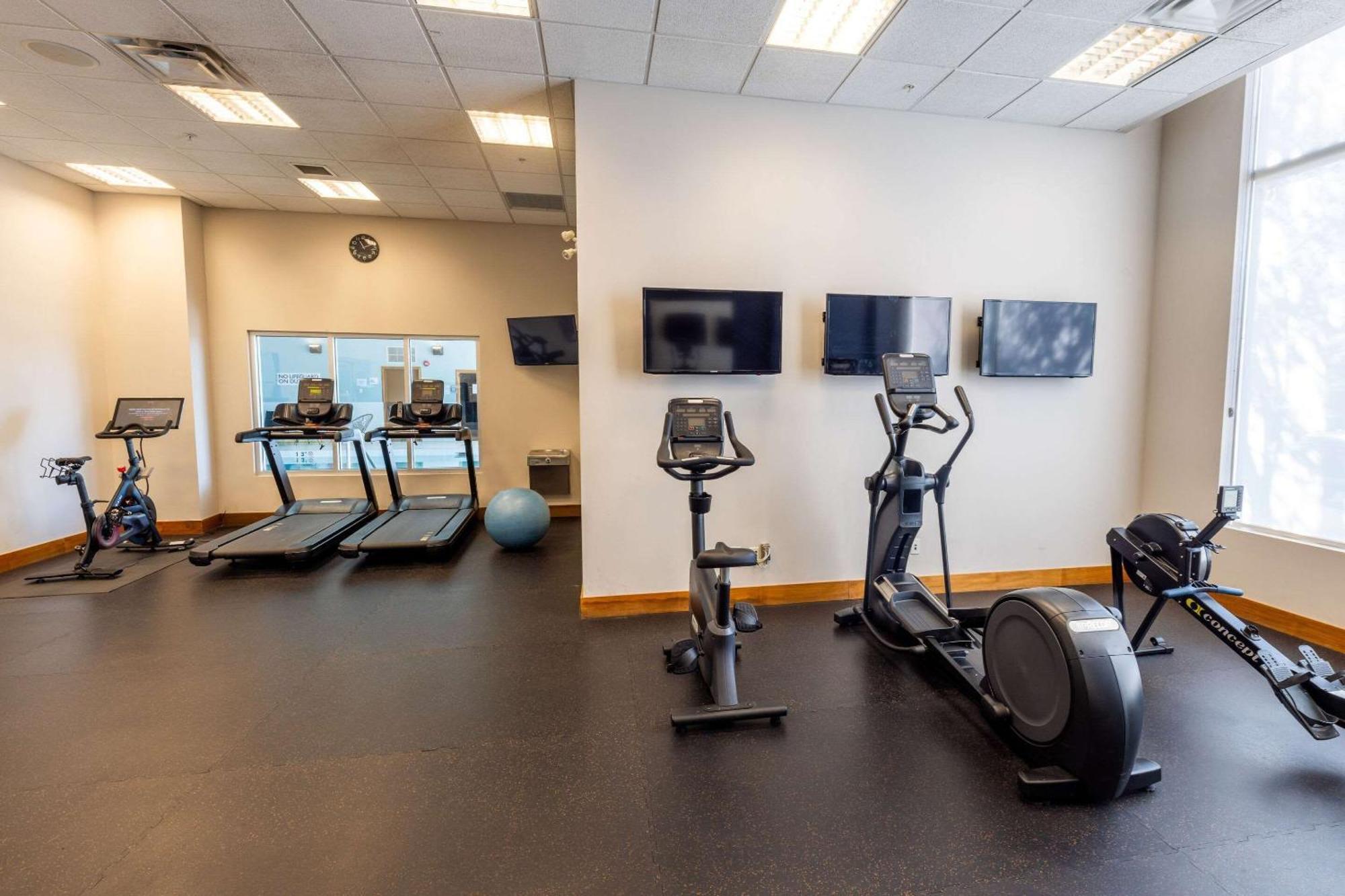Radisson Hotel & Conference Centre Calgary Airport Ngoại thất bức ảnh
