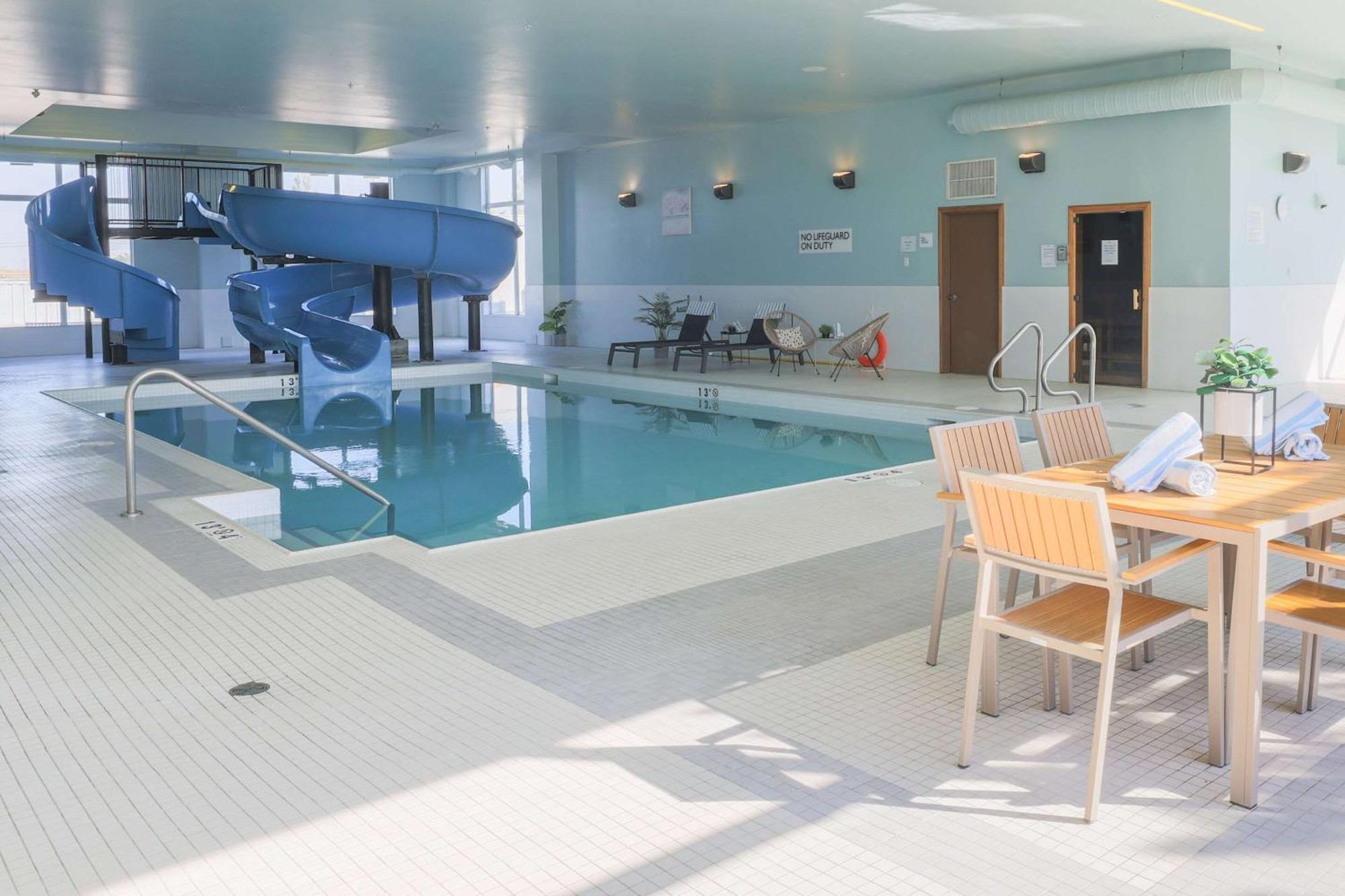 Radisson Hotel & Conference Centre Calgary Airport Ngoại thất bức ảnh