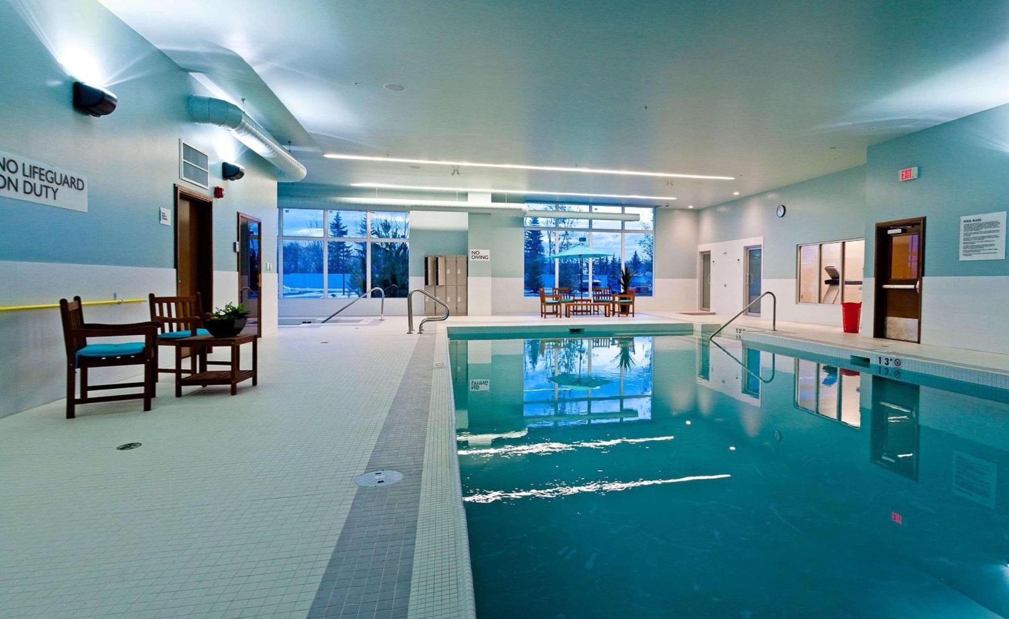 Radisson Hotel & Conference Centre Calgary Airport Ngoại thất bức ảnh