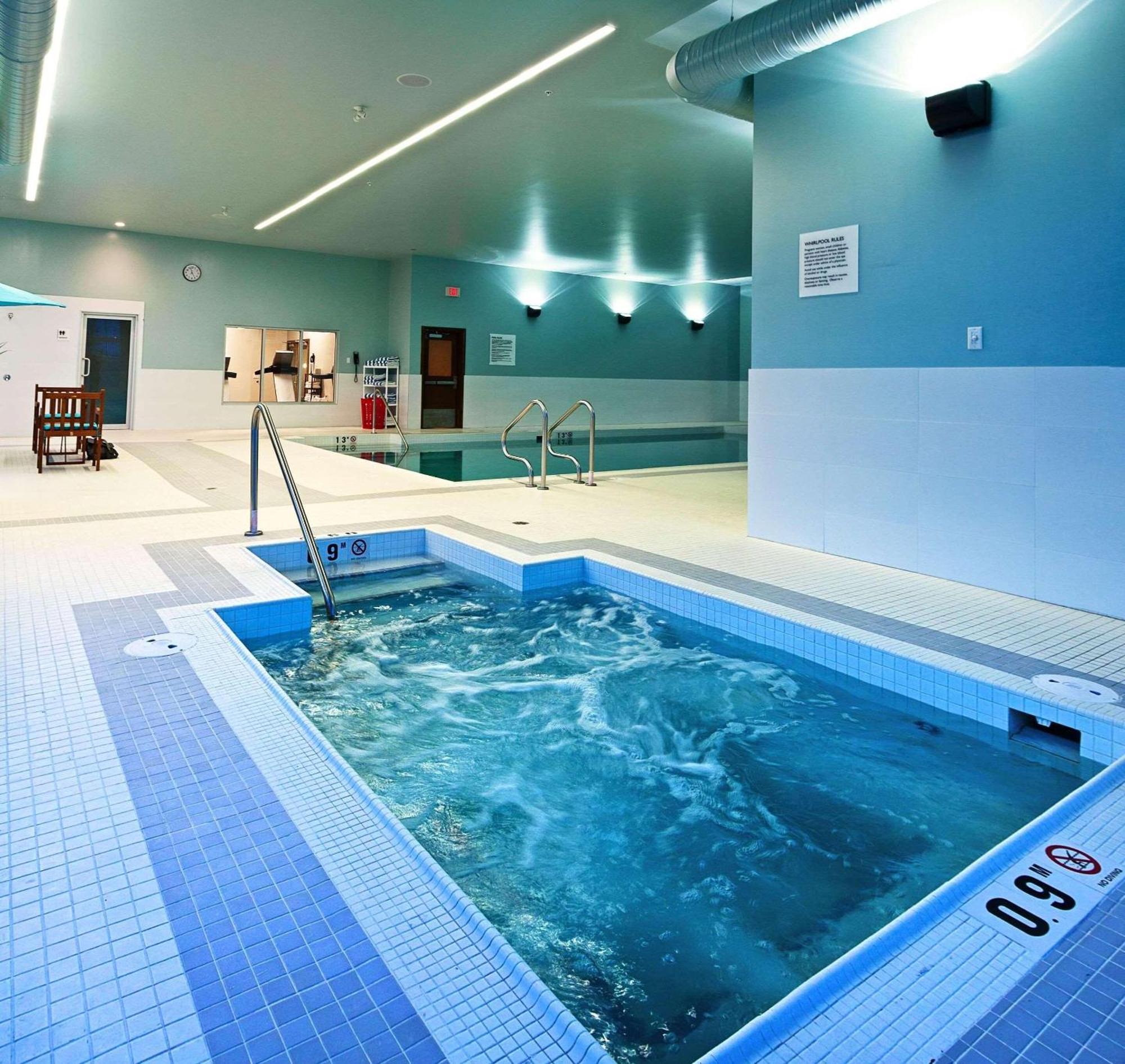 Radisson Hotel & Conference Centre Calgary Airport Ngoại thất bức ảnh