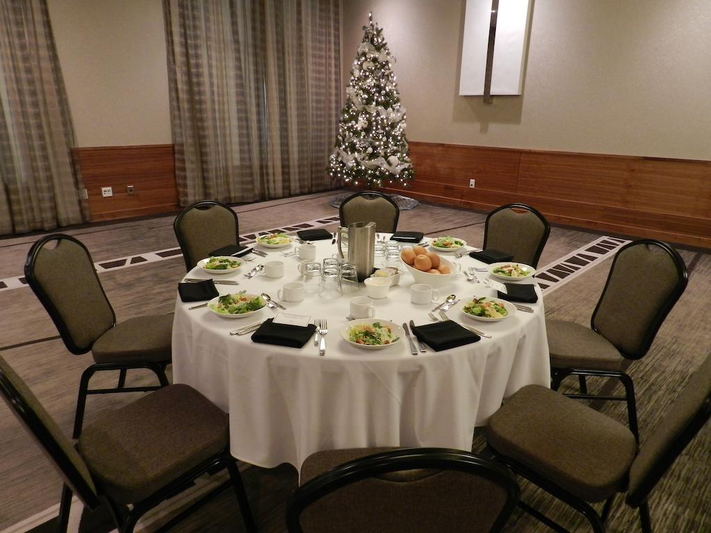 Radisson Hotel & Conference Centre Calgary Airport Ngoại thất bức ảnh