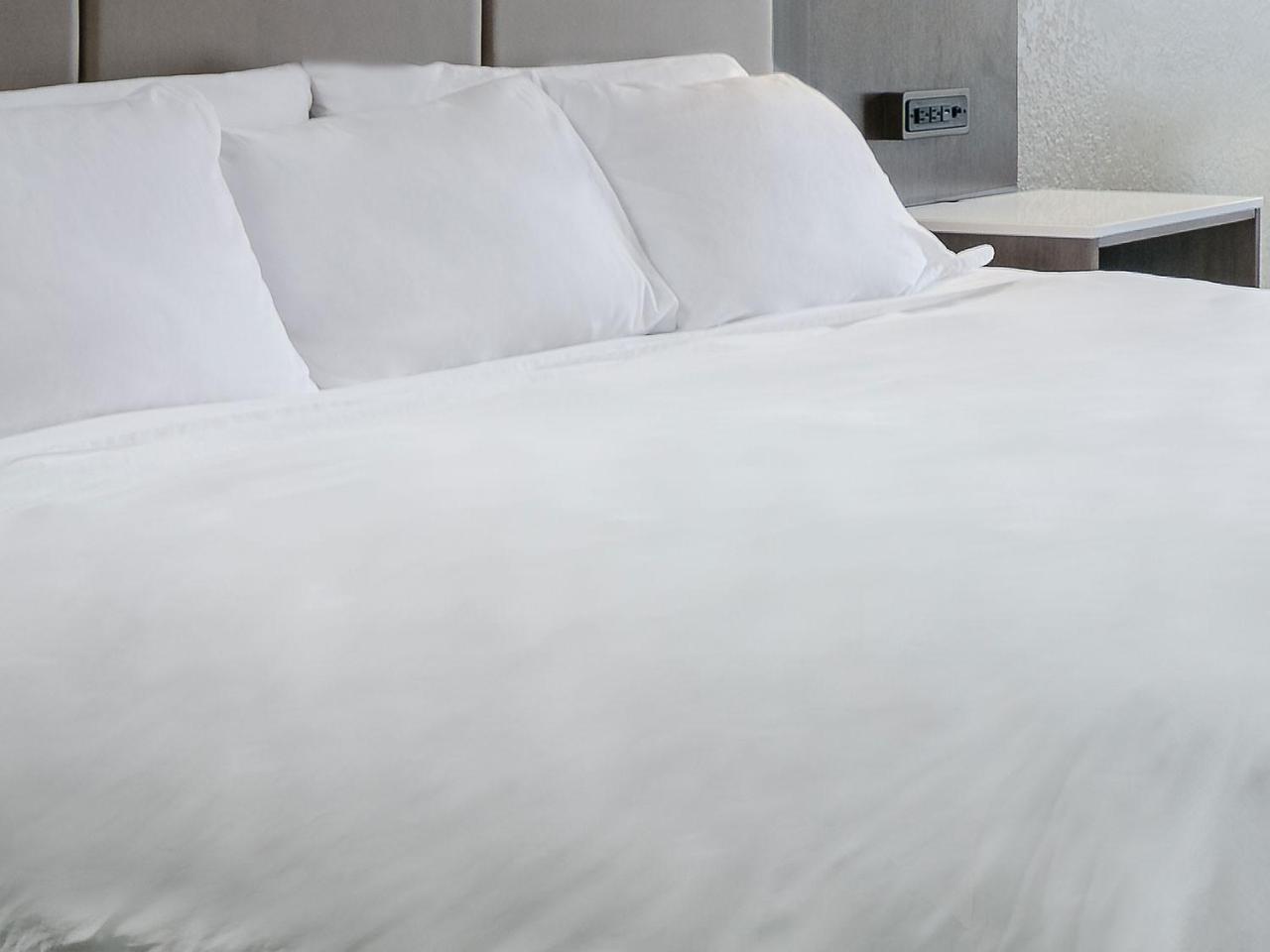 Radisson Hotel & Conference Centre Calgary Airport Ngoại thất bức ảnh